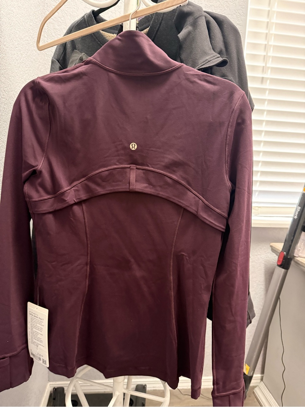 Lululemon define - Picture 4 of 5